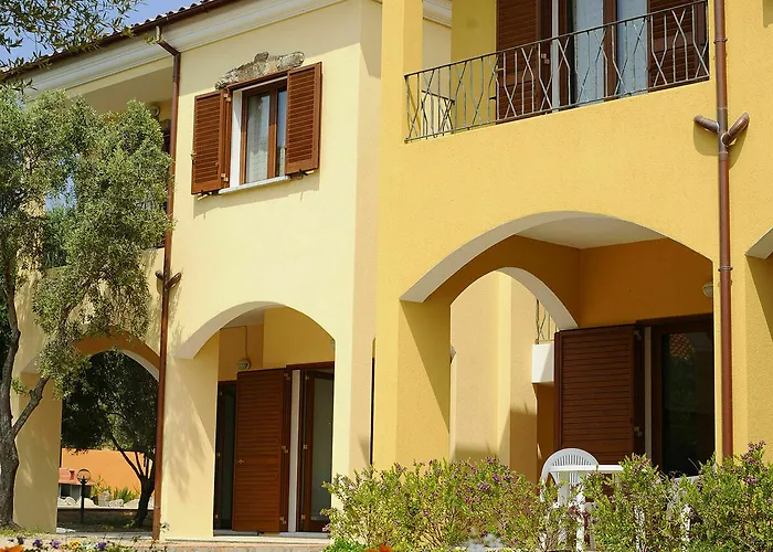 Hotel L'isola Surf House Palau