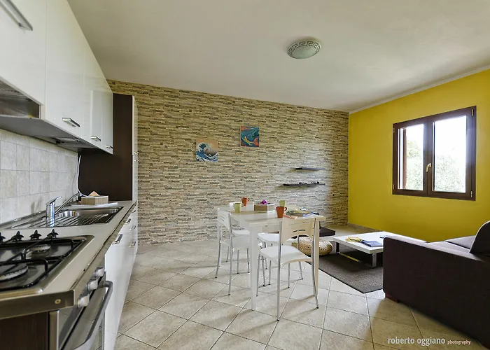 L'isola Surf House 4* Palau