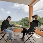 Hotel Residenze L'isola Surf House 4*