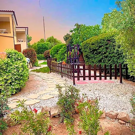 Residenze L'isola Surf House Aparthotel 4*