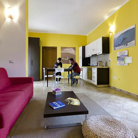 L'isola Surf House * Palau