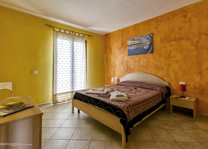 L'isola Surf House 4* Palau