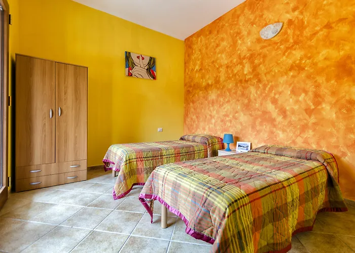 Hotel L'isola Surf House Palau